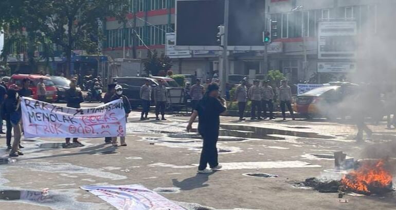 ‎Pemerintah Dinilai Lamban, Aliansi Masyarakat Kramatwatu Kembali Demo‎