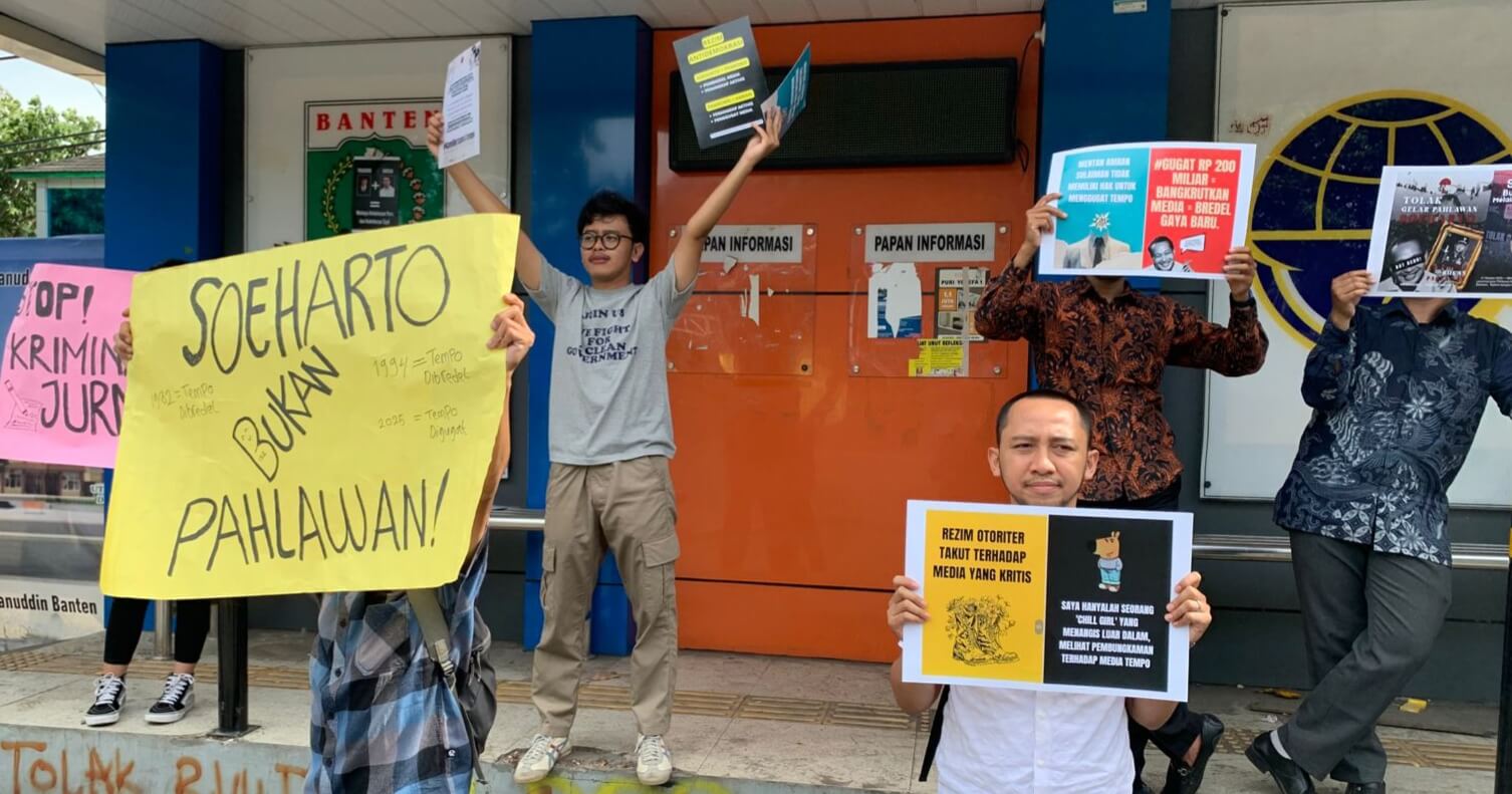 ‎Aksi Solidaritas untuk Tempo, Massa di Kota Serang Sebut Gugatan Amran Pembredelan Gaya Baru