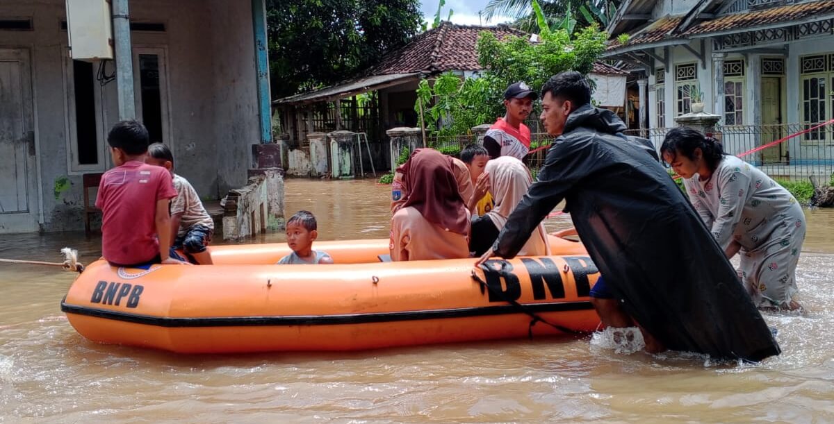 134 KK di Kasunyatan Kota Serang Terendam Banjir, Ketinggian Air Hingga Satu Meter