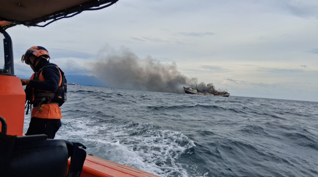 Kapal Nelayan Terbakar di Perairan Pulau Ular Cilegon, Satu ABK Meninggal