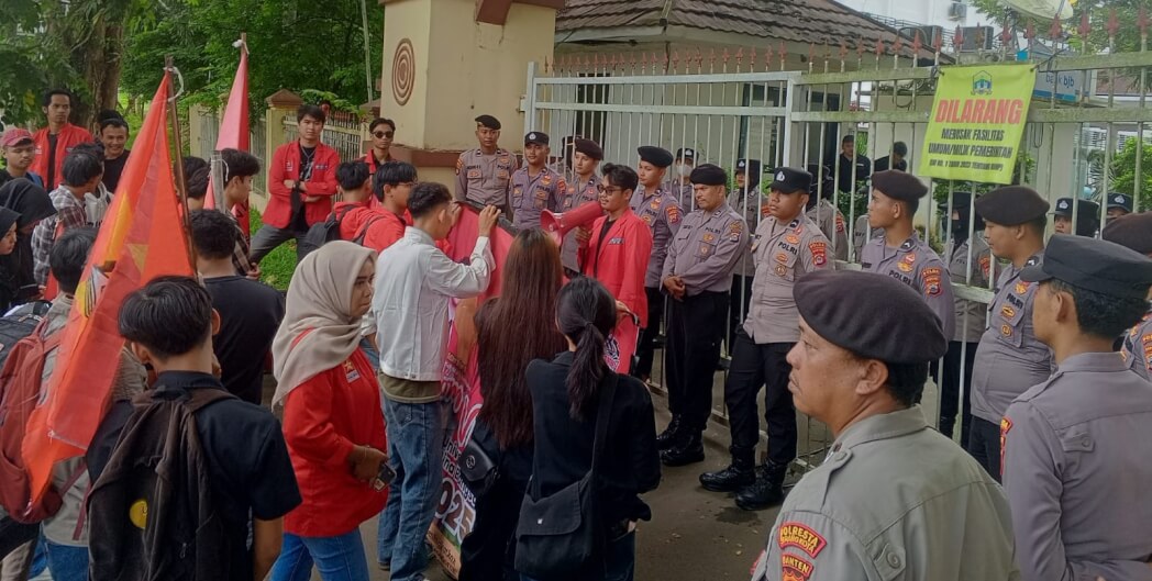 Setahun Kepemimpinan Budi-Agis, Mahasiswa Sebut Warga Kota Serang Belum Disejahterakan