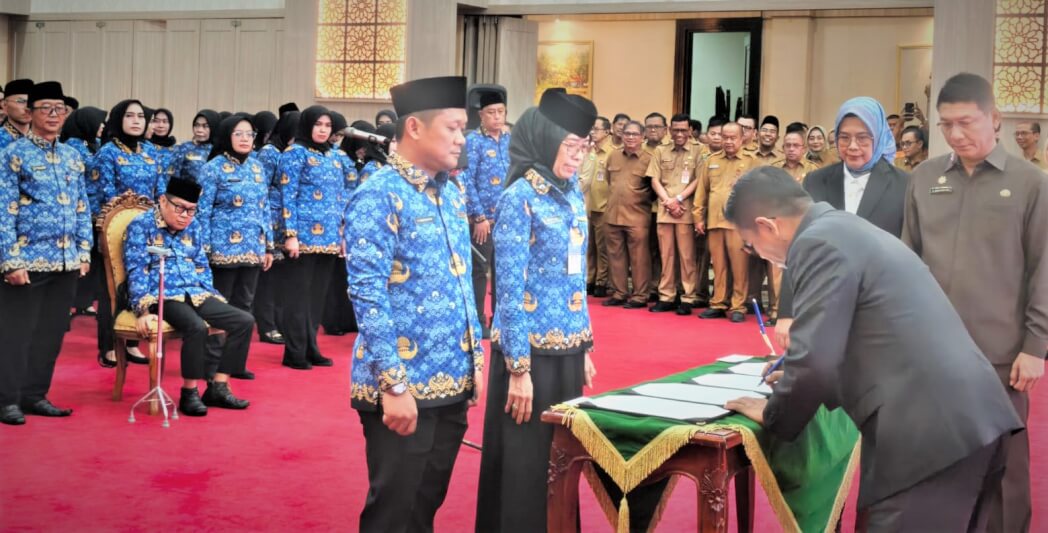 Pelantikan Pejabat Pemprov Banten : Ada yang Moncer, Ada yang Tergusur